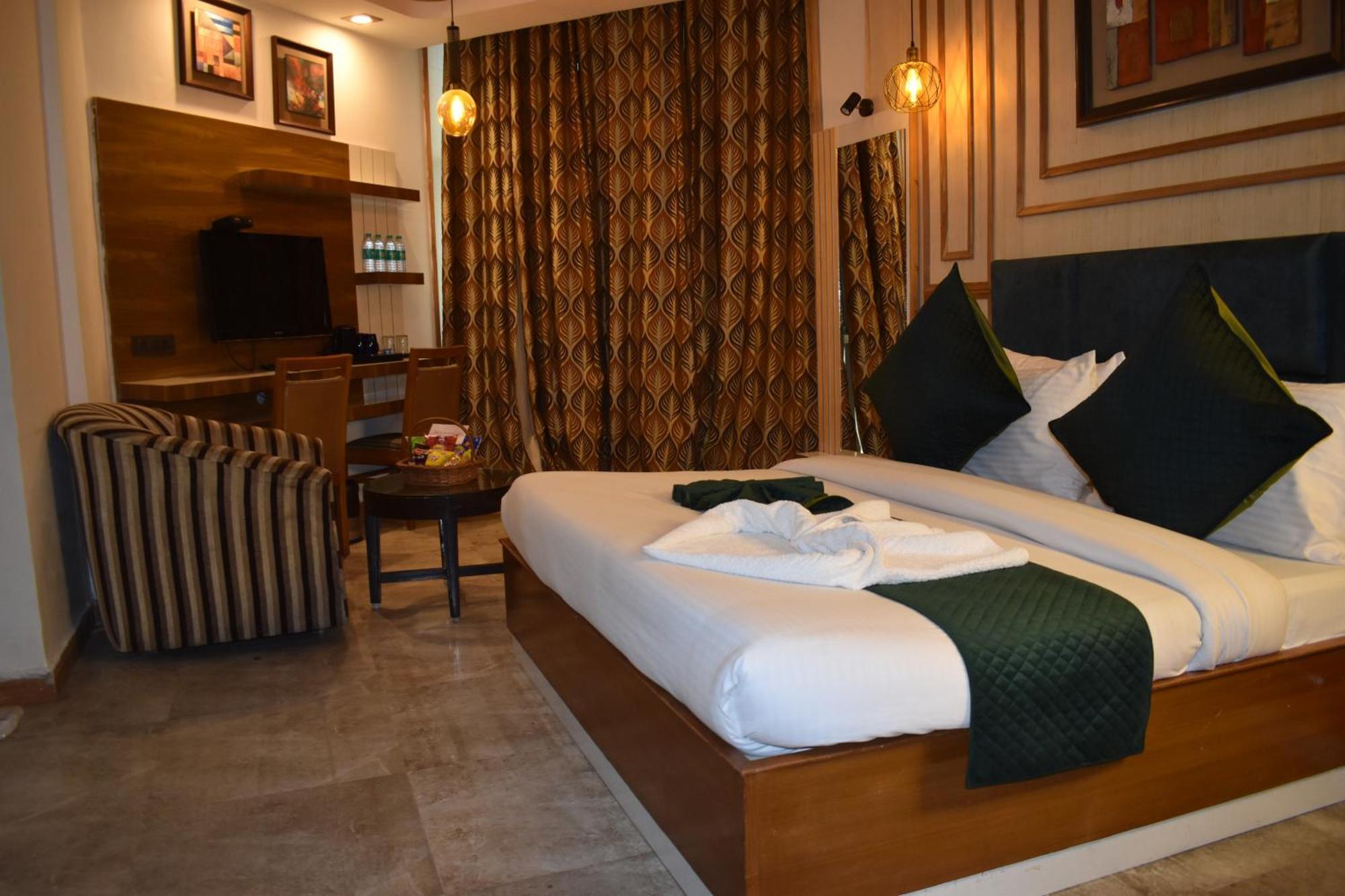 Rāni Pokhri Hotel Padmini Palace מראה חיצוני תמונה