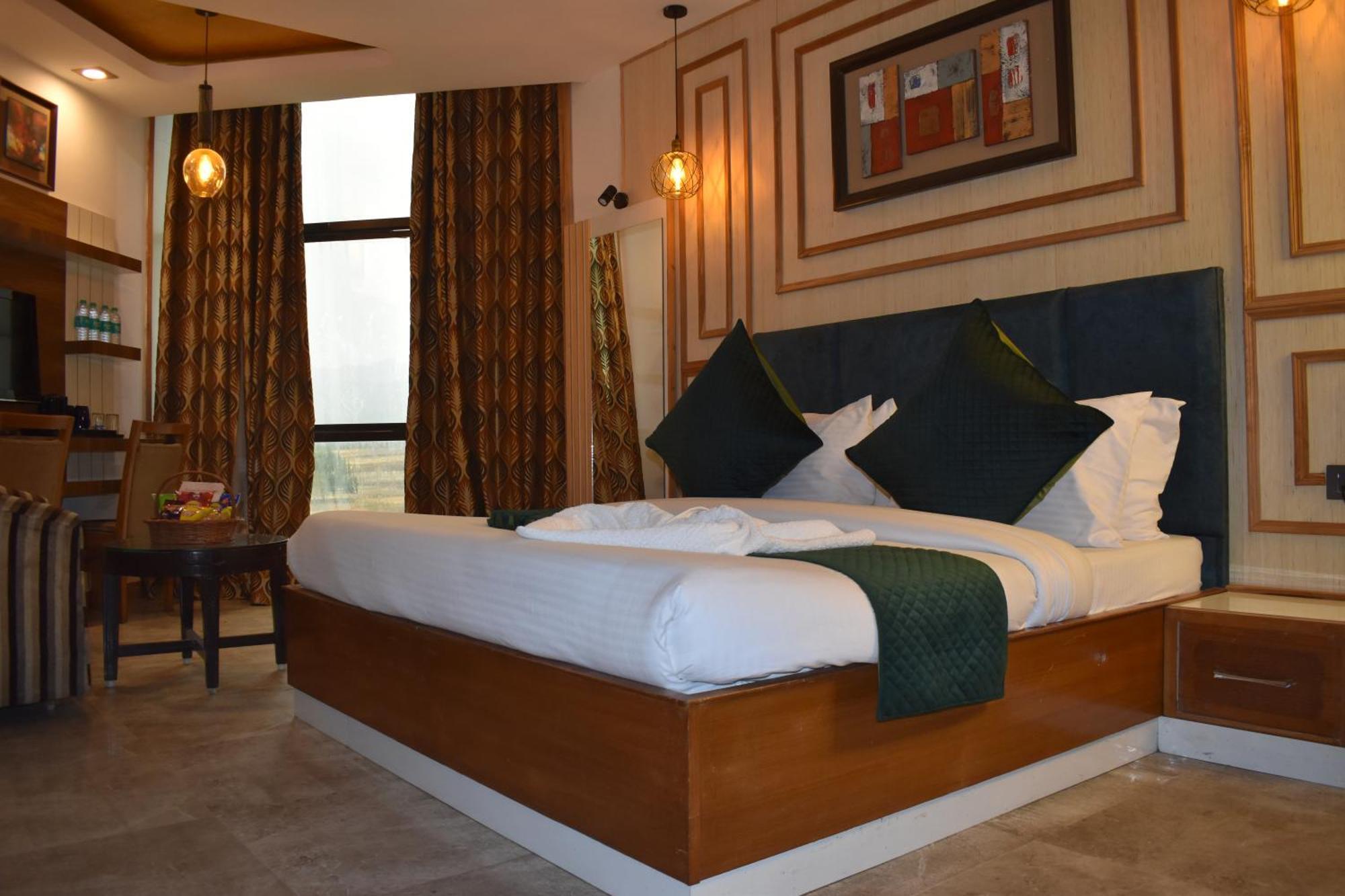 Rāni Pokhri Hotel Padmini Palace מראה חיצוני תמונה