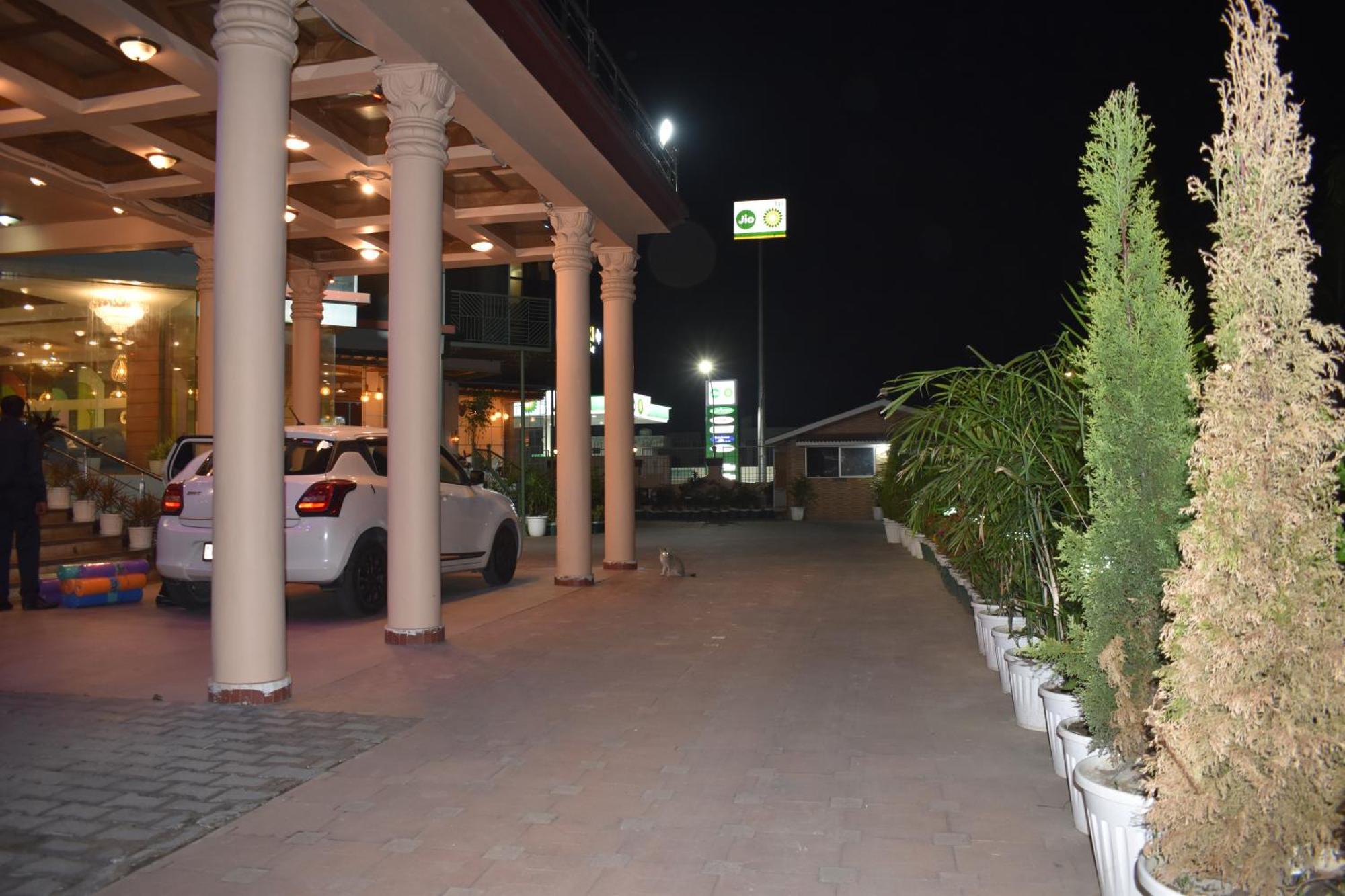 Rāni Pokhri Hotel Padmini Palace מראה חיצוני תמונה