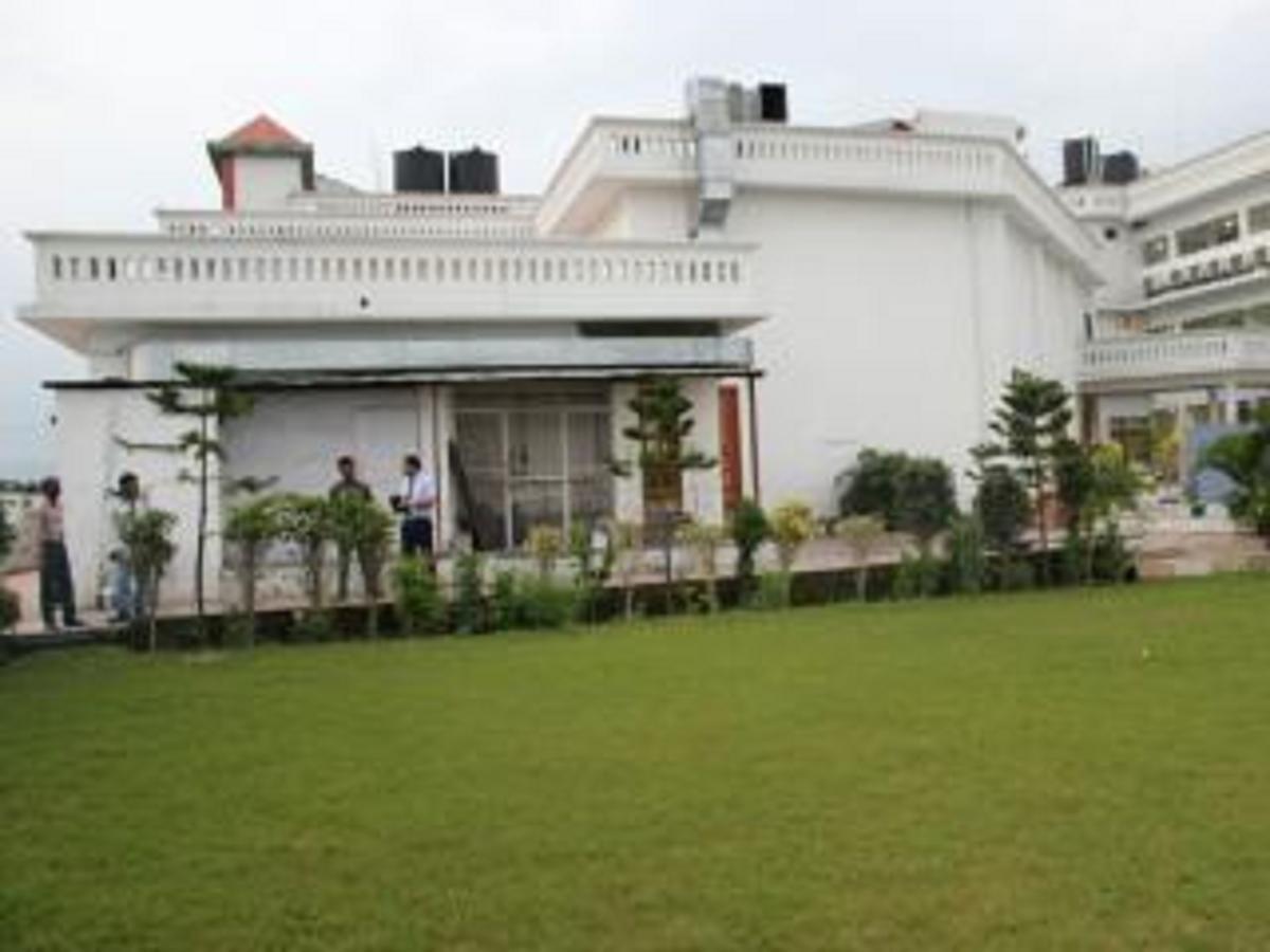 Rāni Pokhri Hotel Padmini Palace מראה חיצוני תמונה